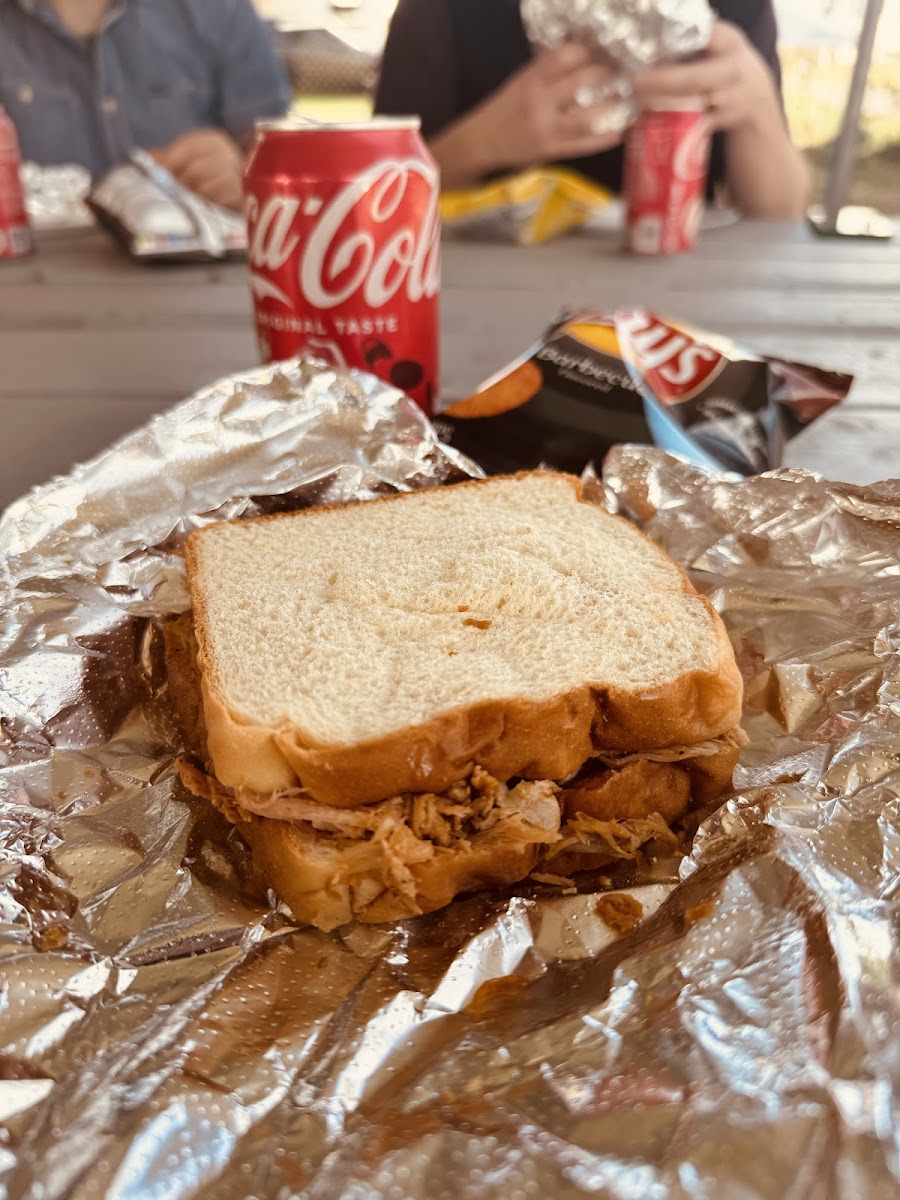 Jones Bar-B-Q Diner - Photo 1