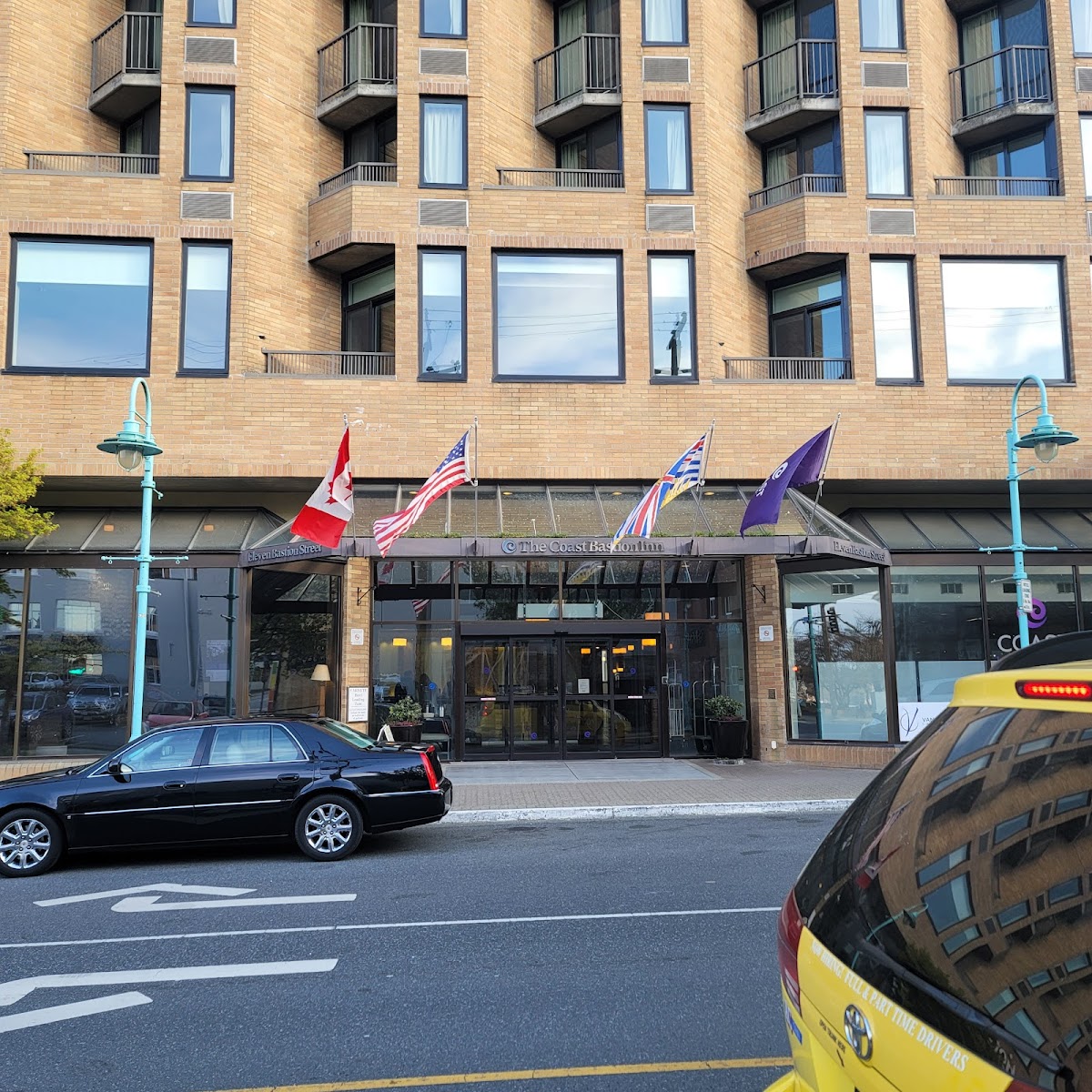 Minnoz Restaurant & Lounge - Photo 6