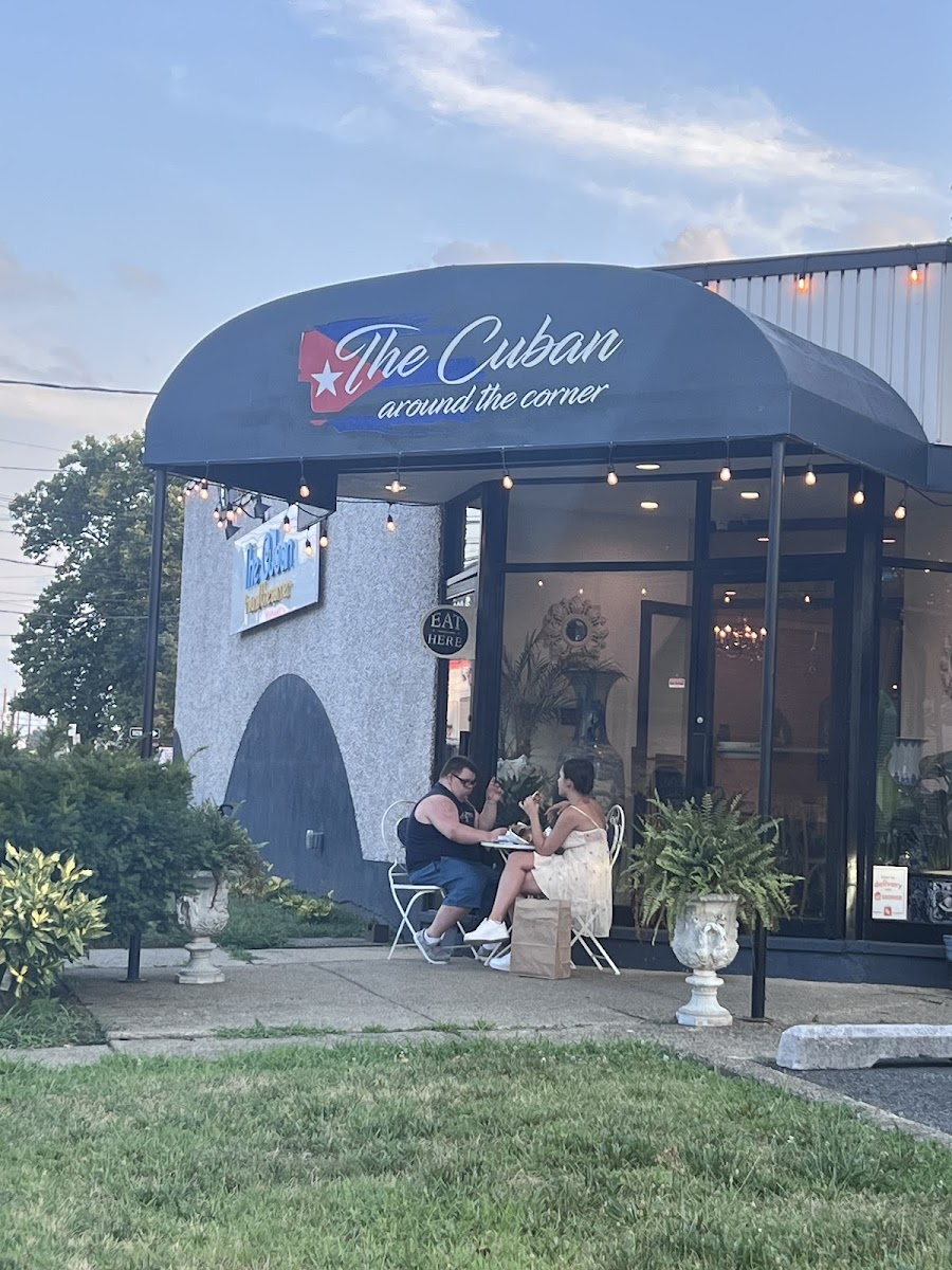 The Cuban Around The Corner - Photo 2