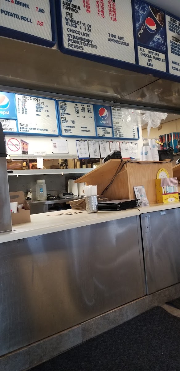 Express Family Restaurant - Photo 3