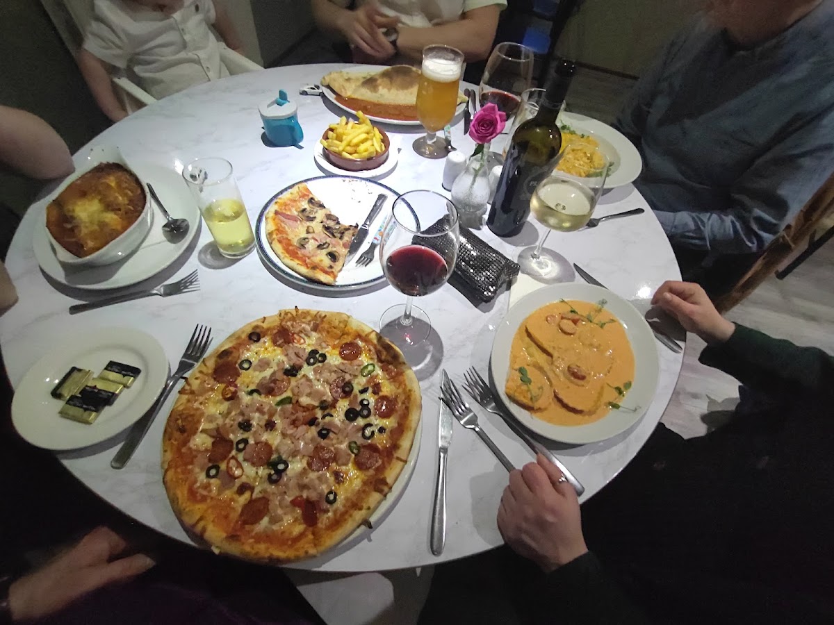 Garda Restaurant - Photo 1