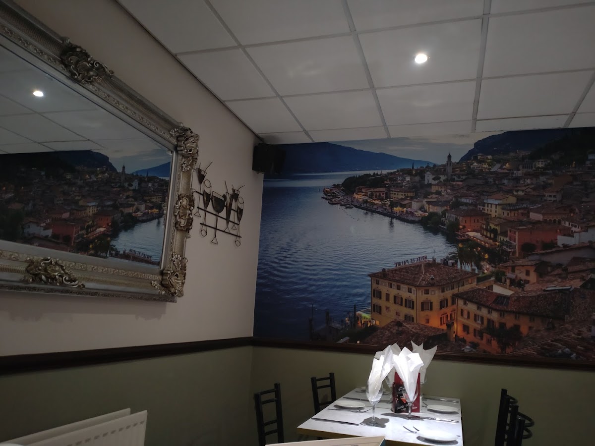 Garda Restaurant - Photo 4