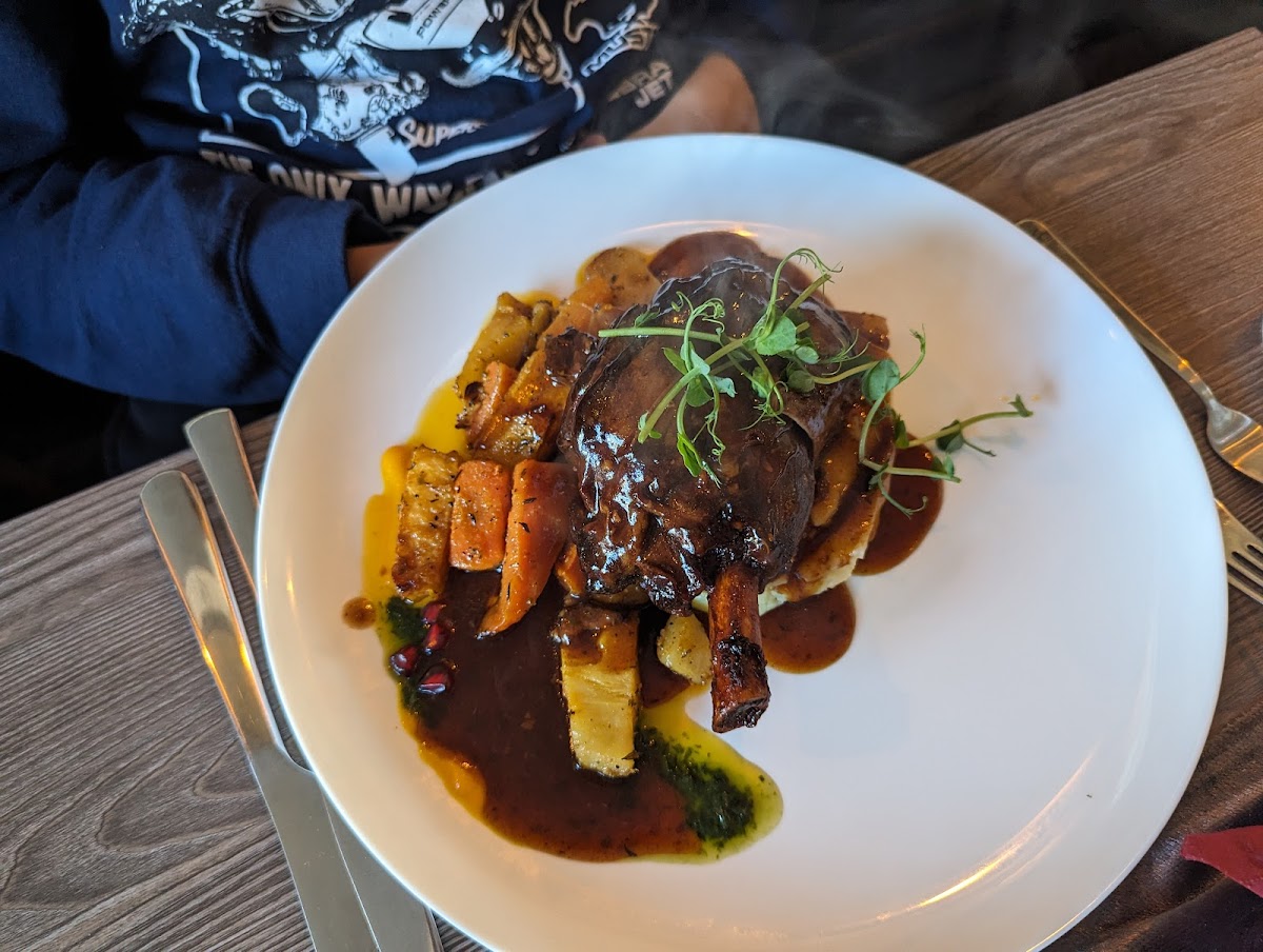 Sparrows Nest Restaurant - Photo 4