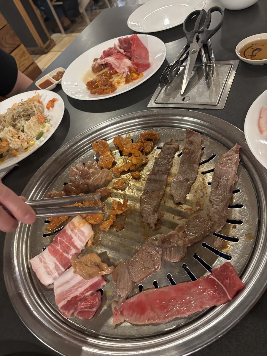 Ginseng Restaurant (AYCE/Korean BBQ House) - Photo 2
