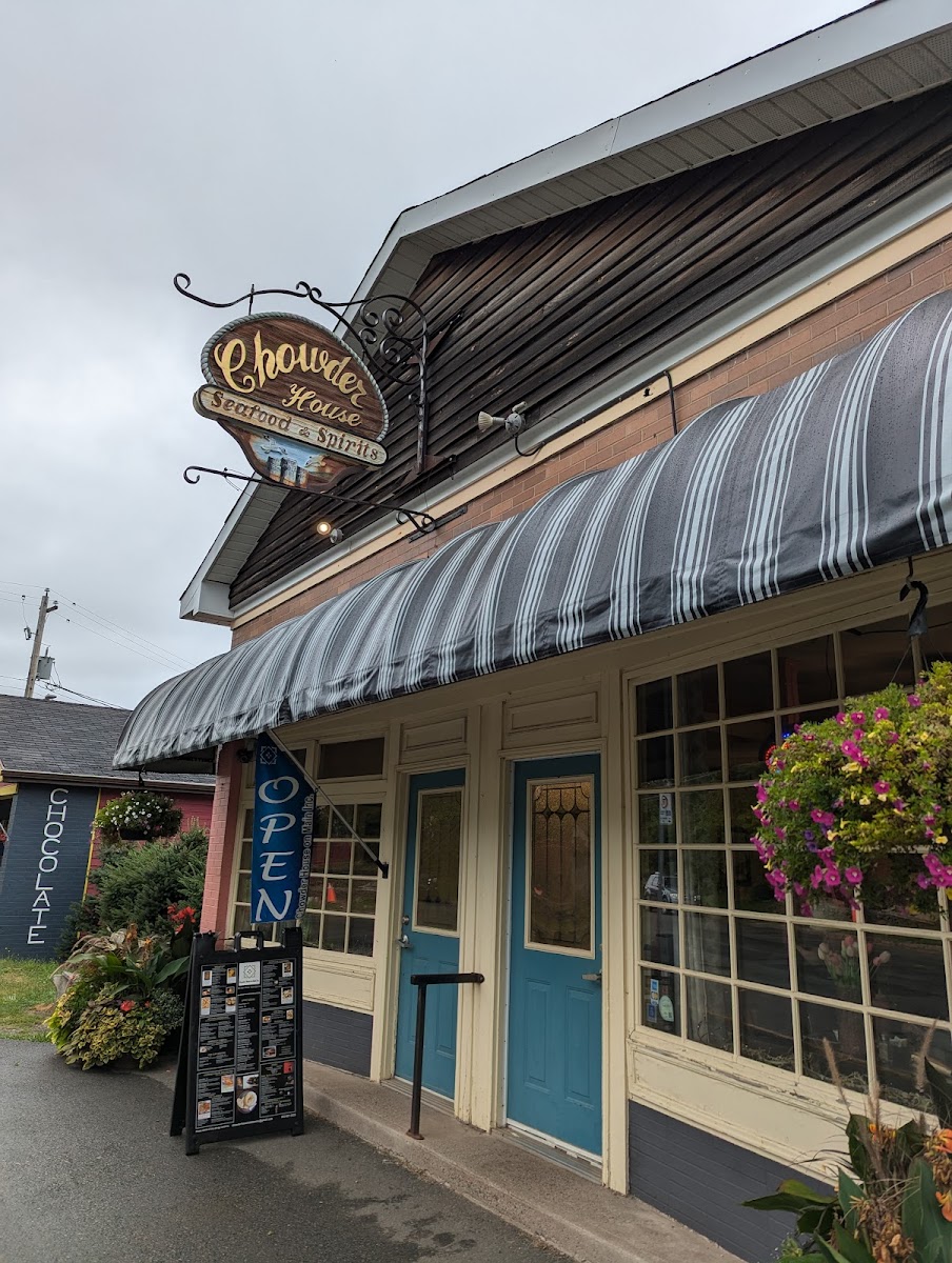 Chowder House on Main - Photo 2