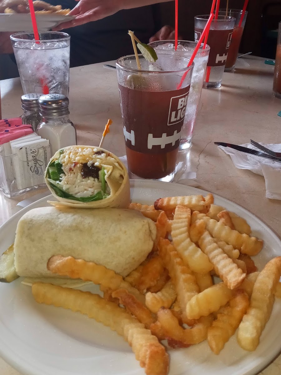 Simeri's Beardsley St Tavern - Photo 3