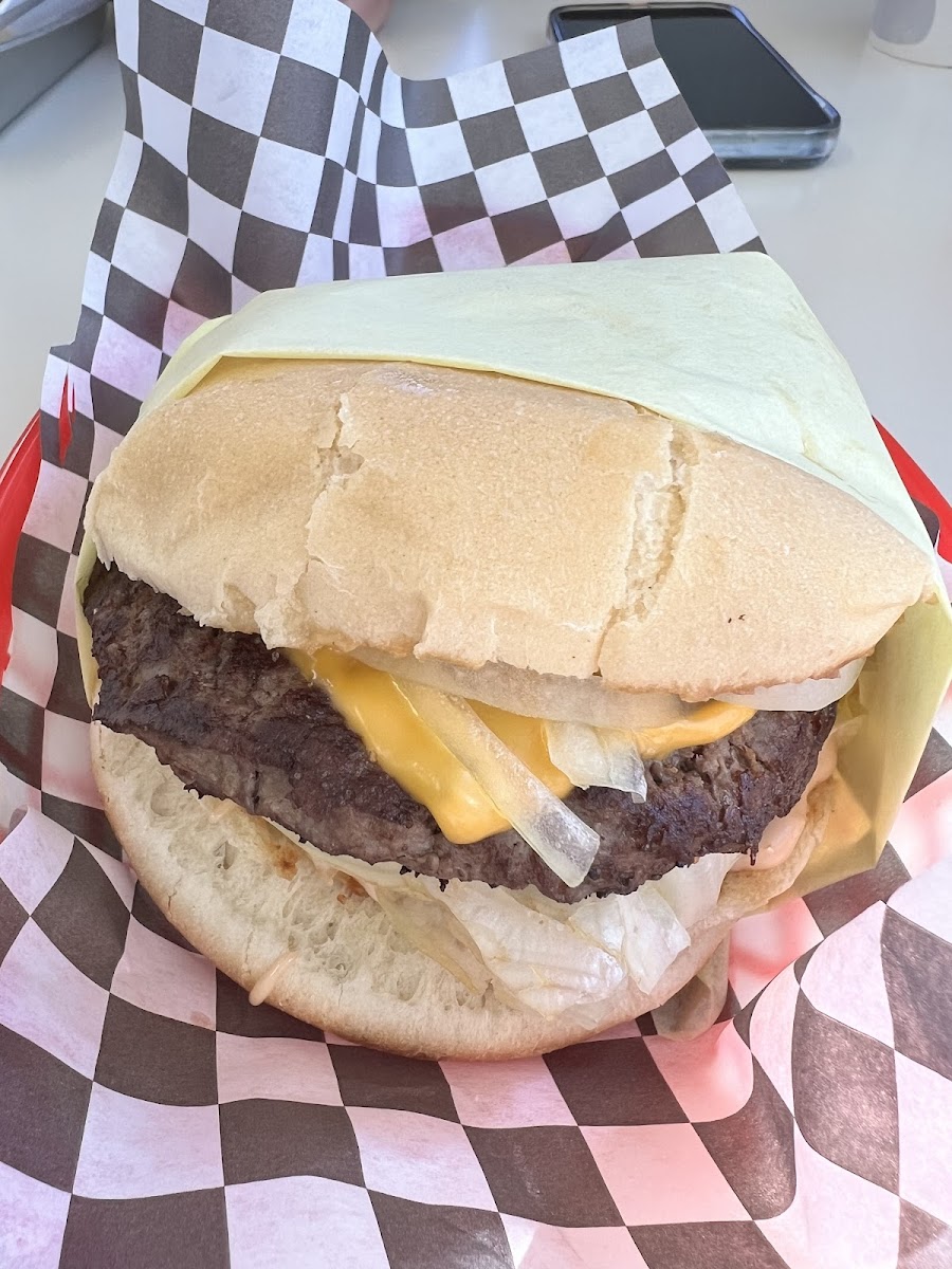 Burger y Mas - Photo 2
