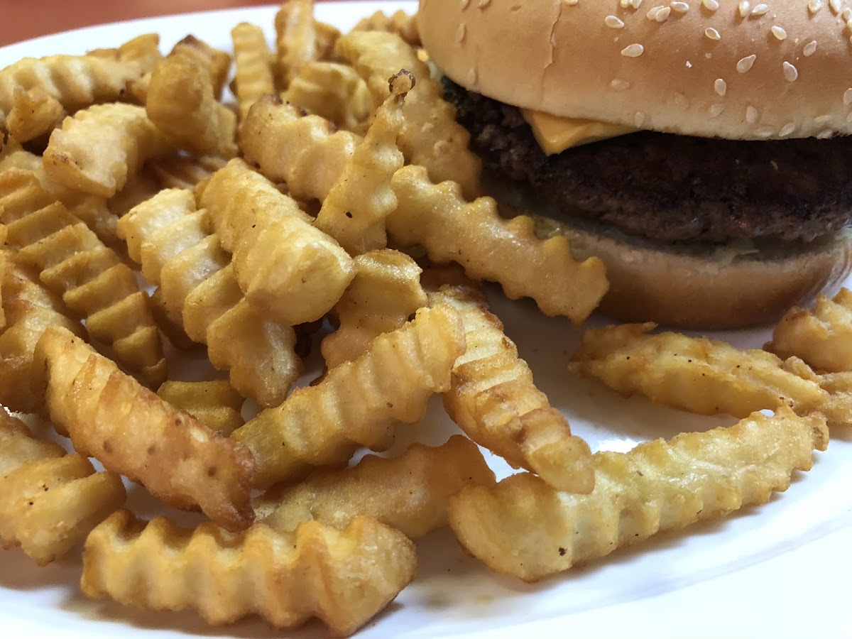 Lew's Drive In - Photo 4