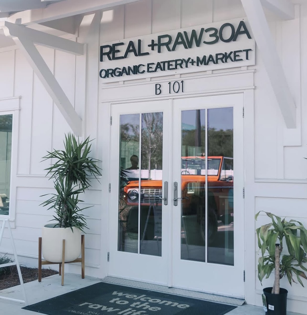 Real and Raw 30A Organic Eatery Market
