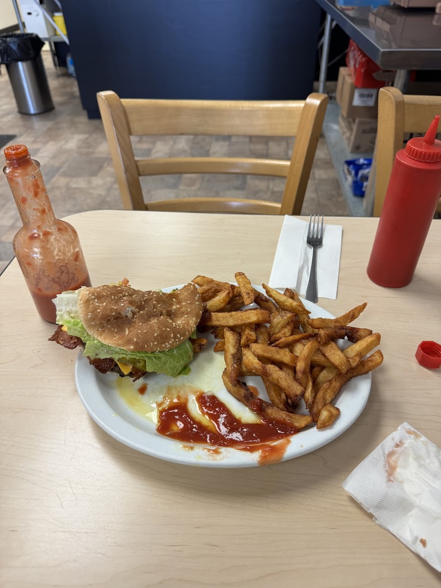 Steele's Restaurant - Photo 5