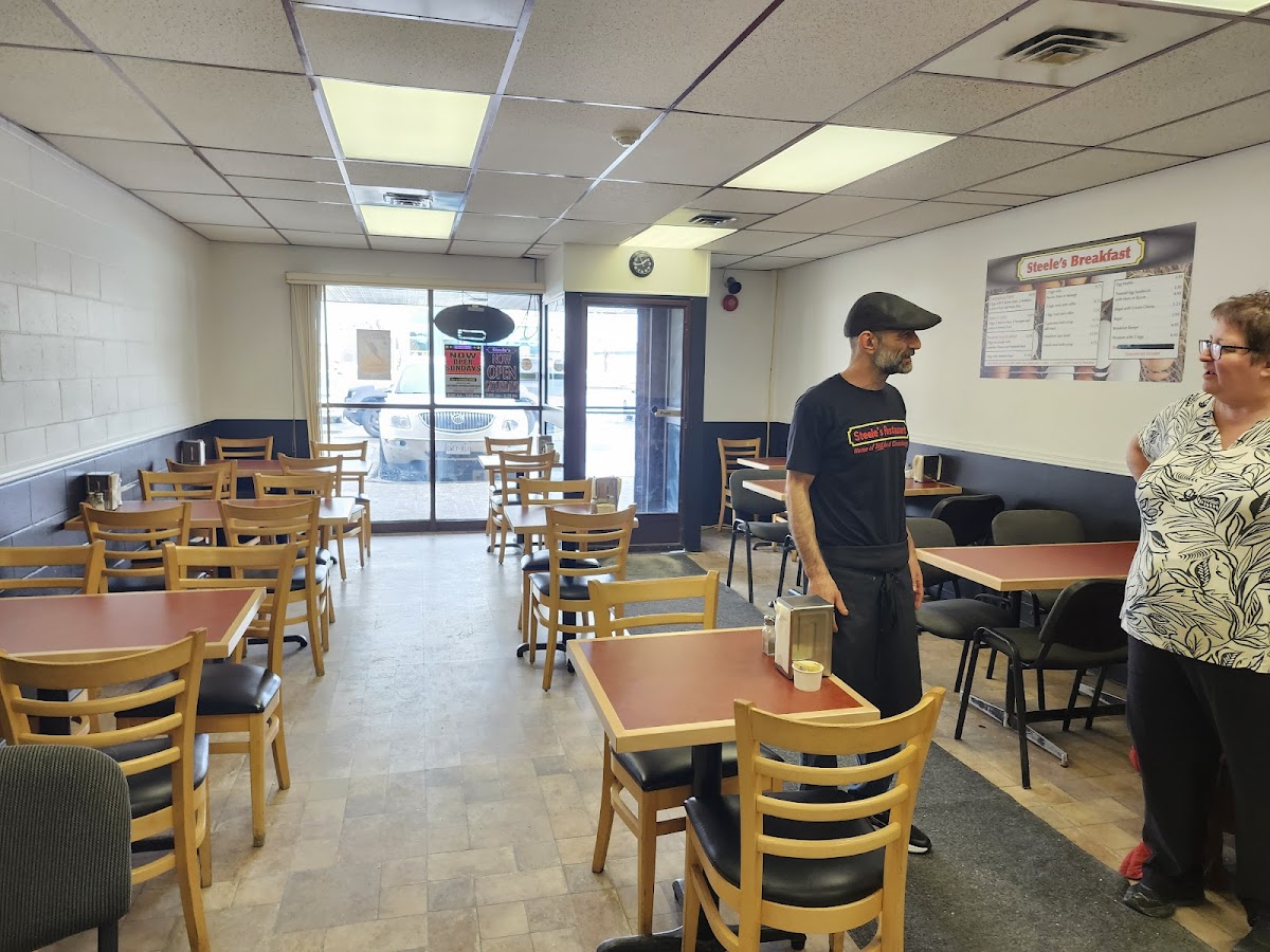 Steele's Restaurant - Photo 8