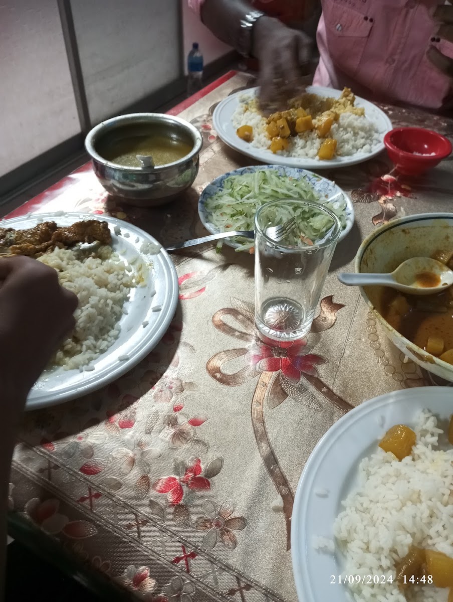 Apon restaurant,sitakund bazar - Photo 8