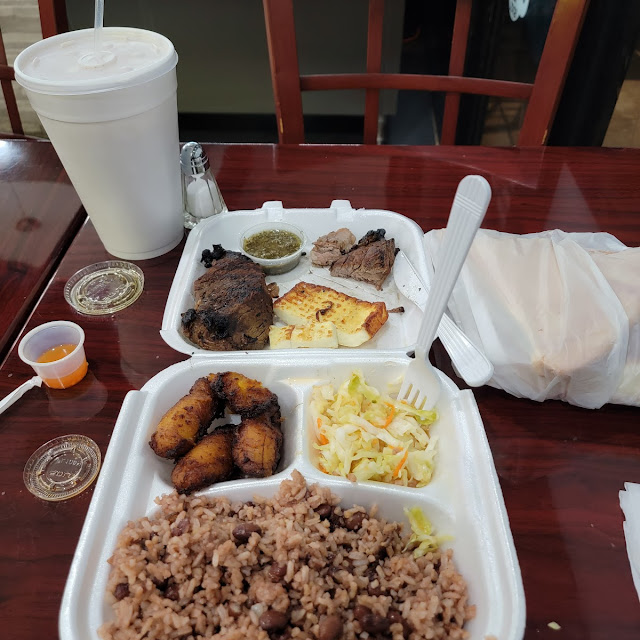 Gallo Pinto Carne Asada Maduros Queso Frito Ensalada De Col Y Cacao Pico