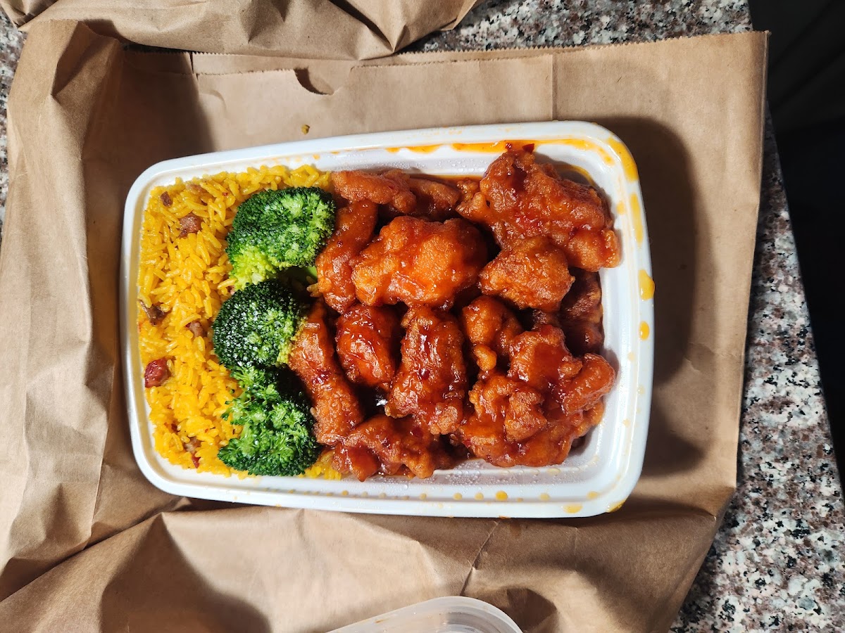 Hunan Wok - Photo 1