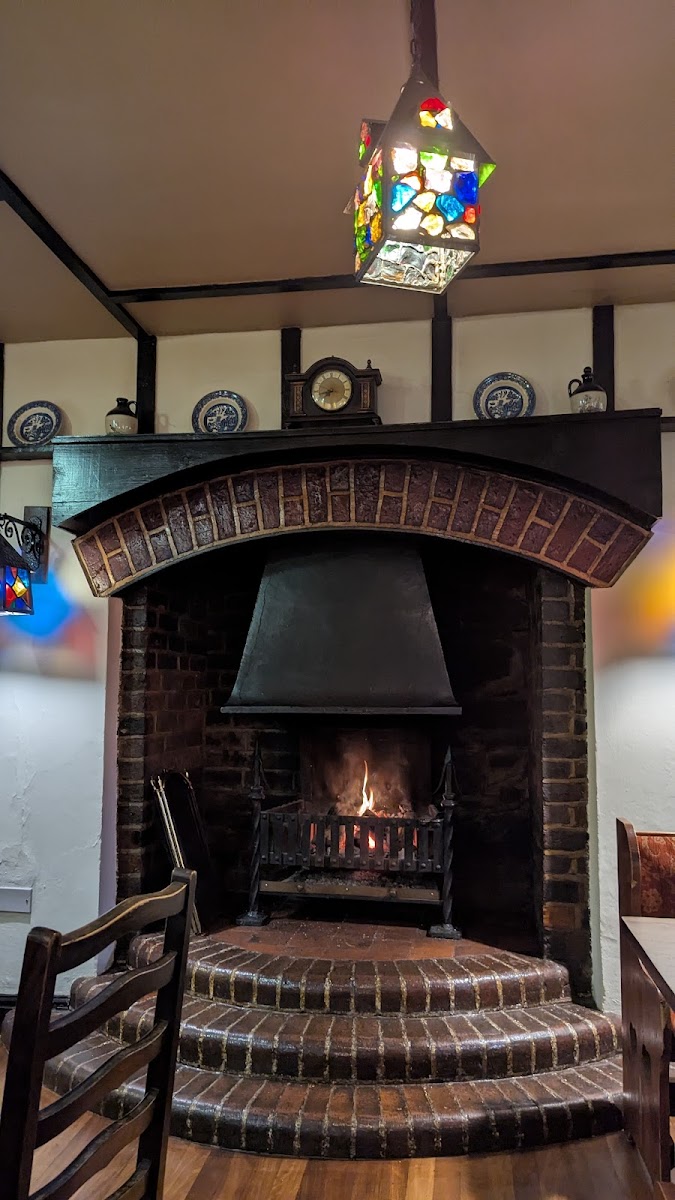 The Roundwood Inn - Photo 4