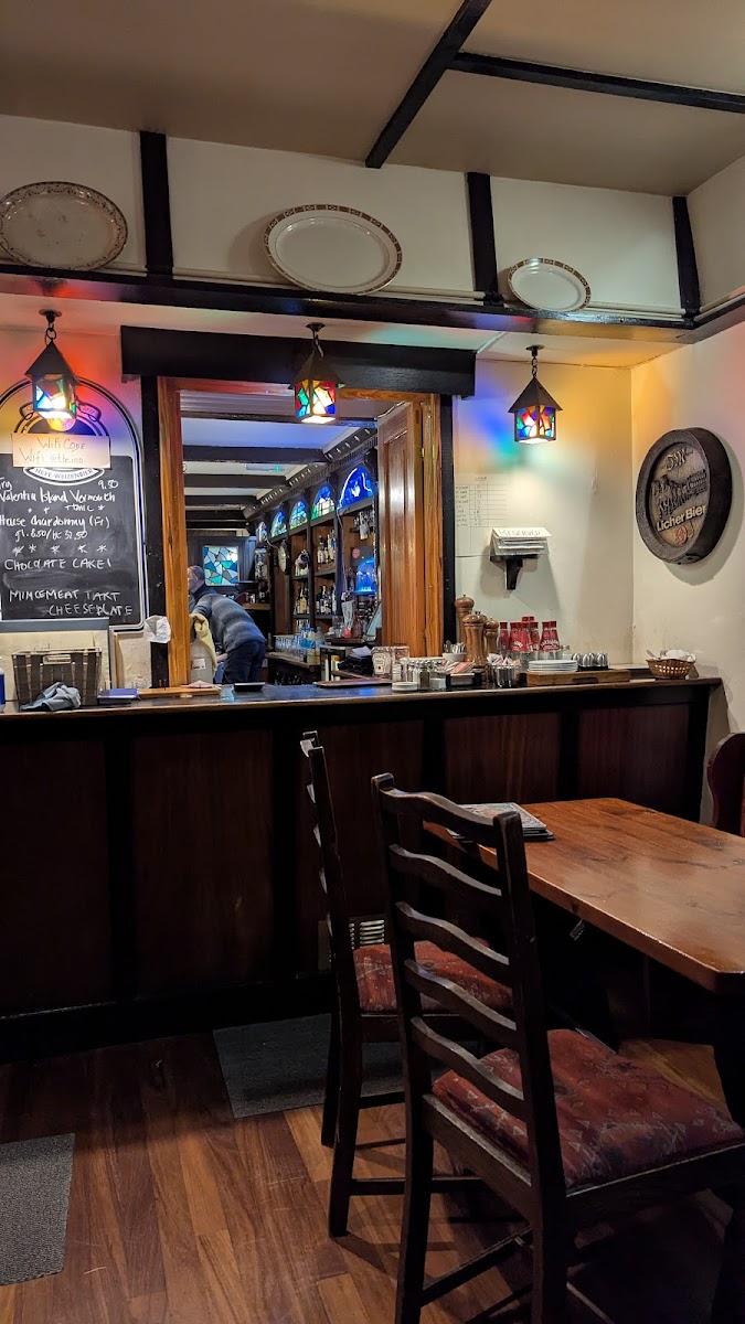 The Roundwood Inn - Photo 7