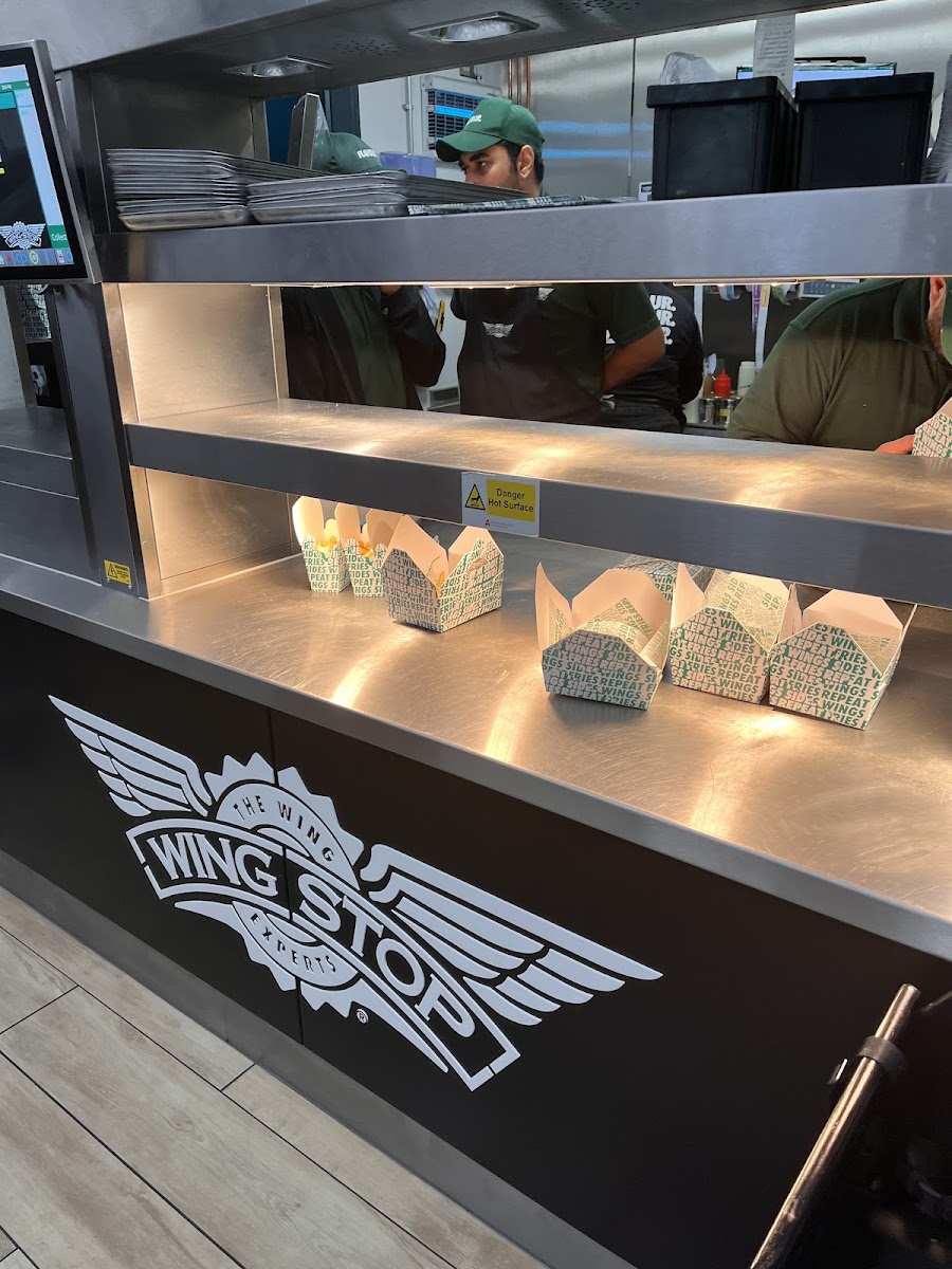 Wingstop Wood Green - Photo 1
