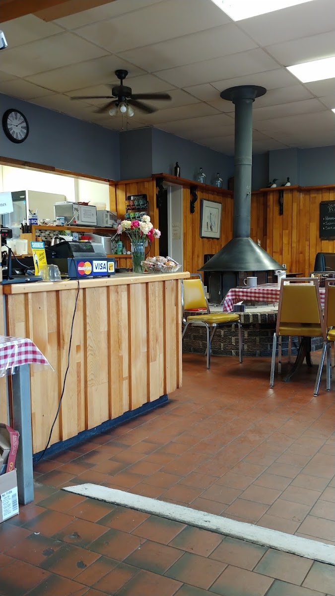 Annette's Diner - Photo 3