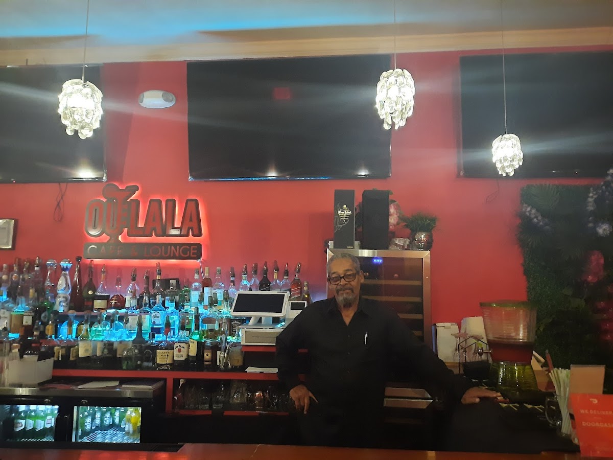 Oulala Café and Lounge - Photo 4