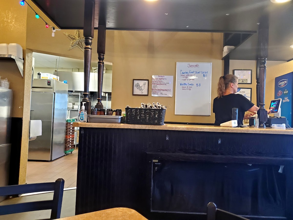 Foley's Family Restaurant - Photo 3