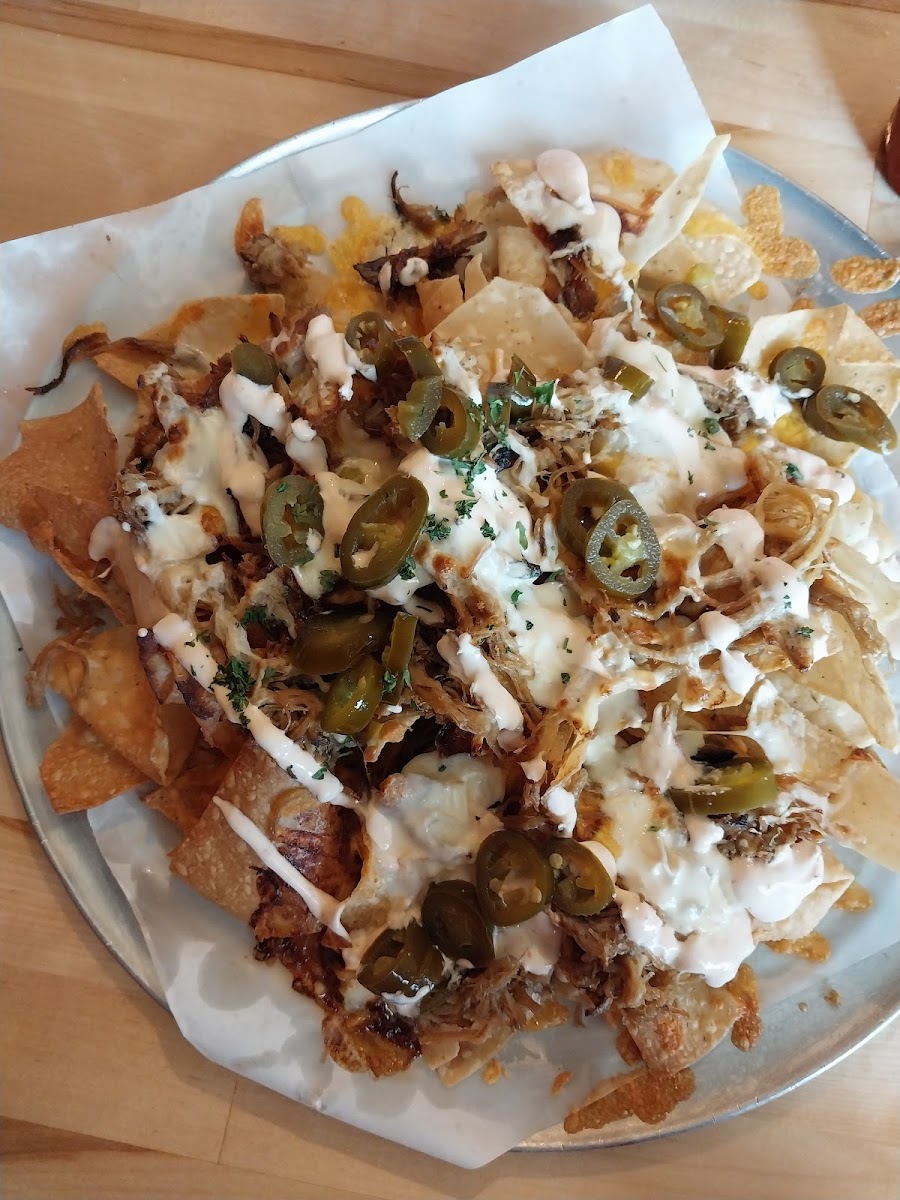 Banded Rooster Bar & Grill - Photo 2