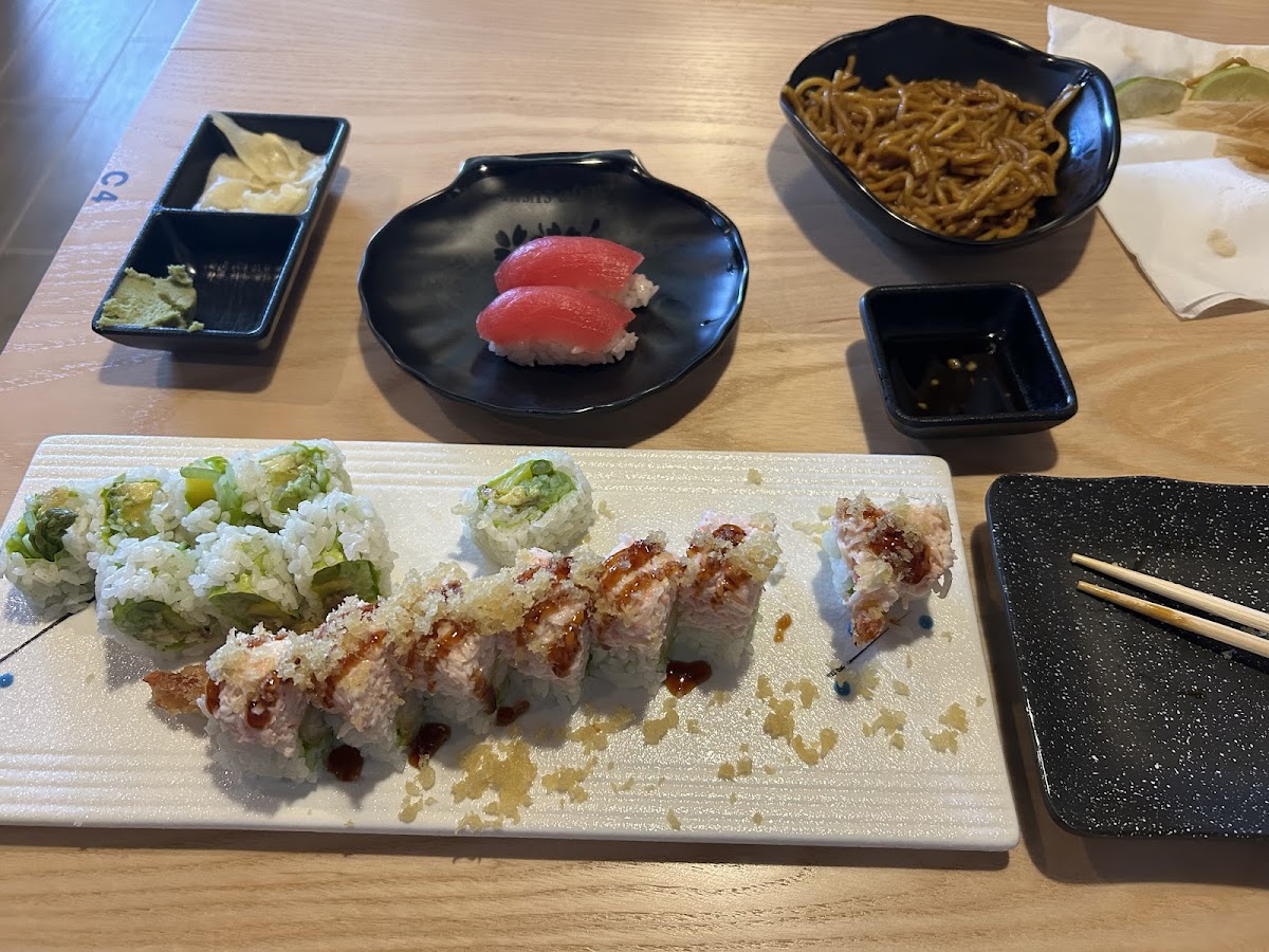 Ohayo Sushi - Photo 2