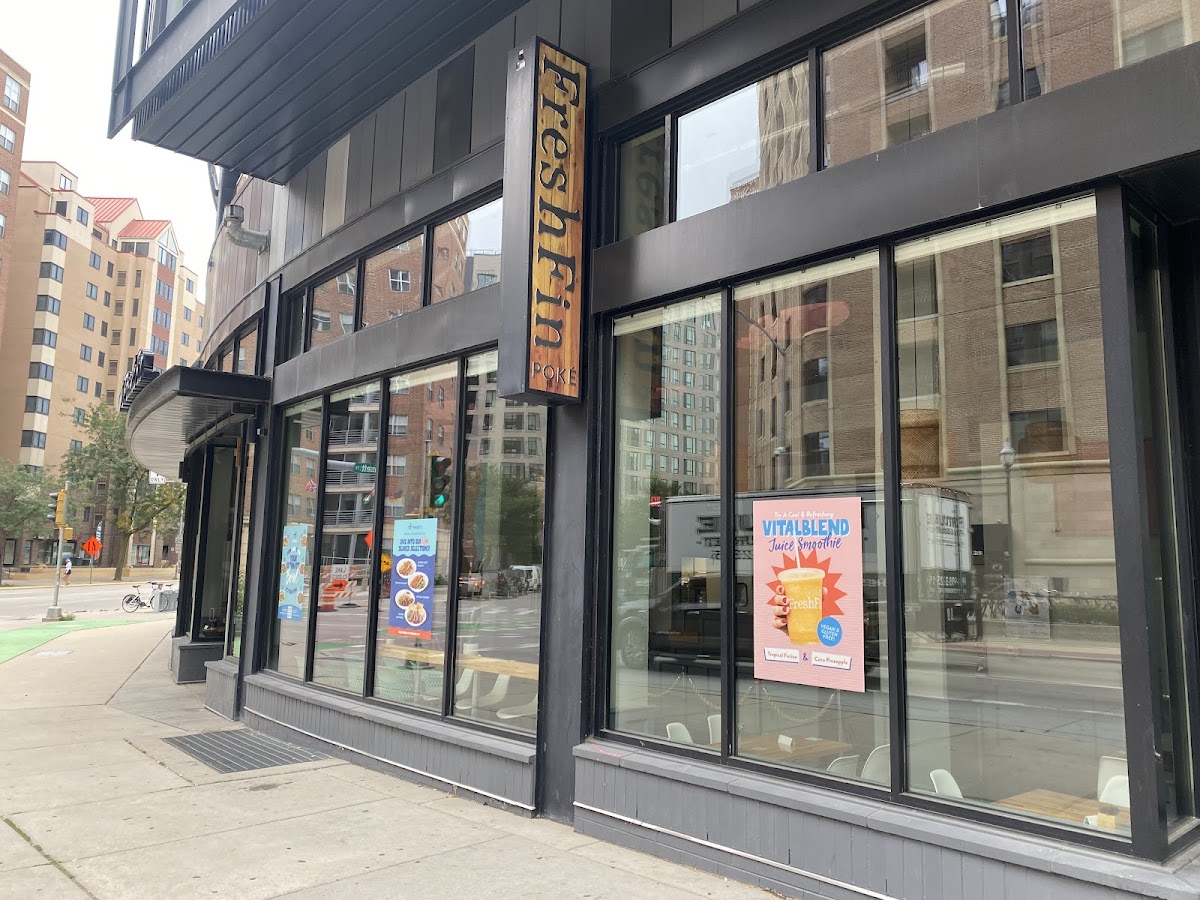FreshFin Madison Downtown - Photo 7