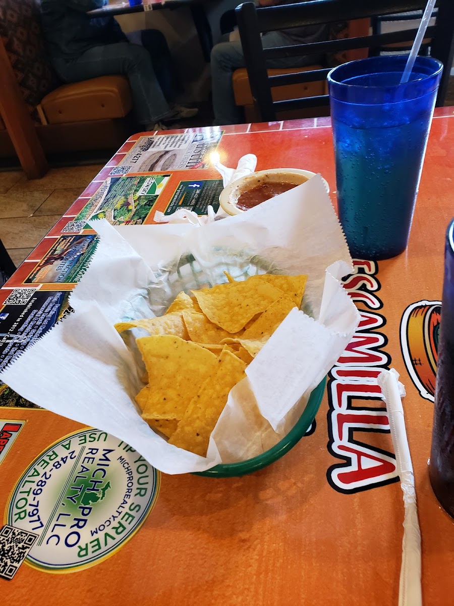 Escamilla Amigos Cantina - Photo 3