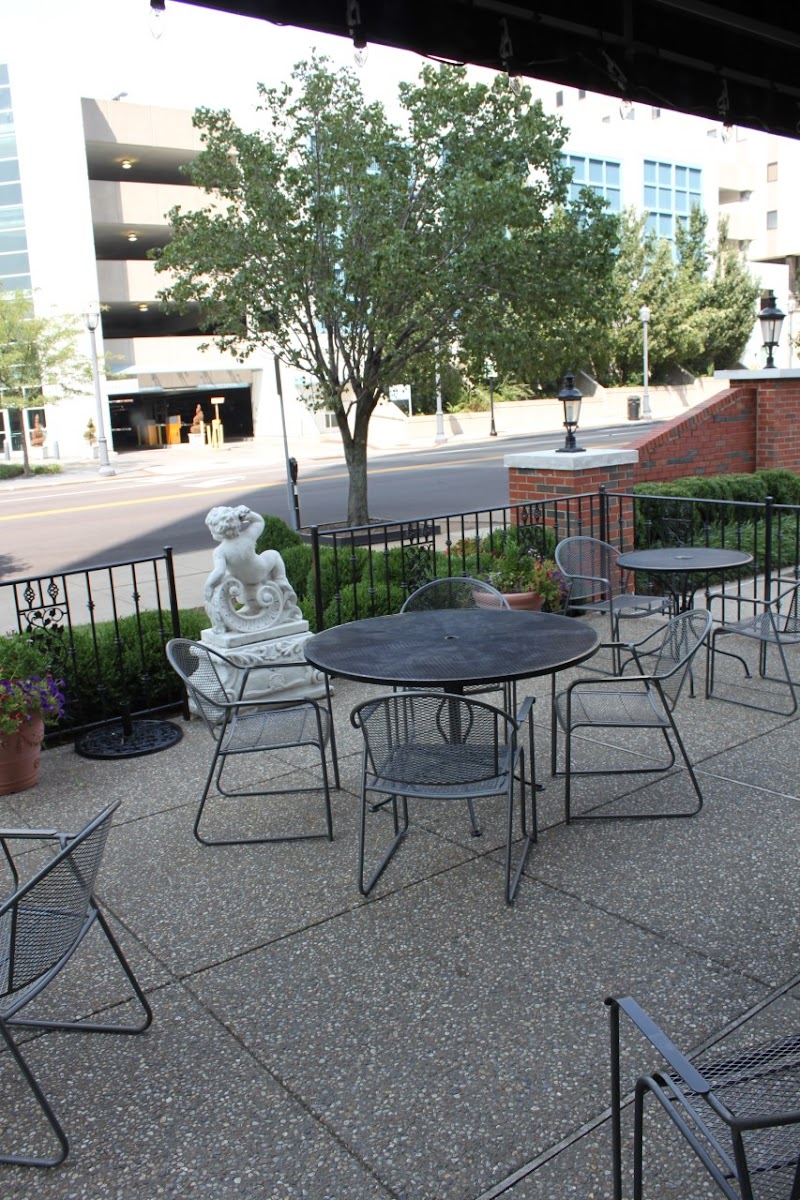 Dominic's Trattoria - Photo 1