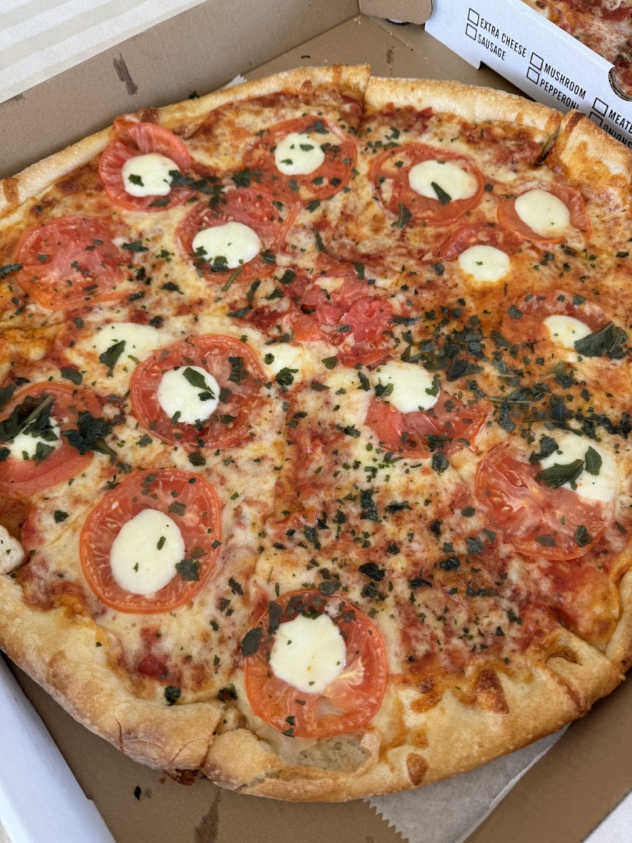 Crispy Crust Pizzeria - Photo 4