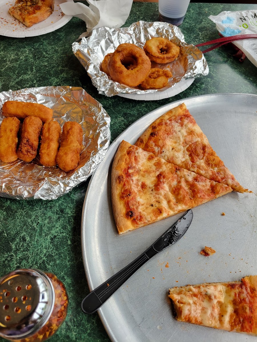 Johnny Mac's Pizzeria & Deli - Photo 3