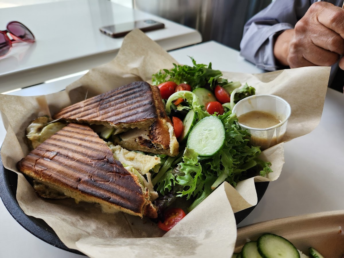 Vancouver Aquarium Café - Photo 1