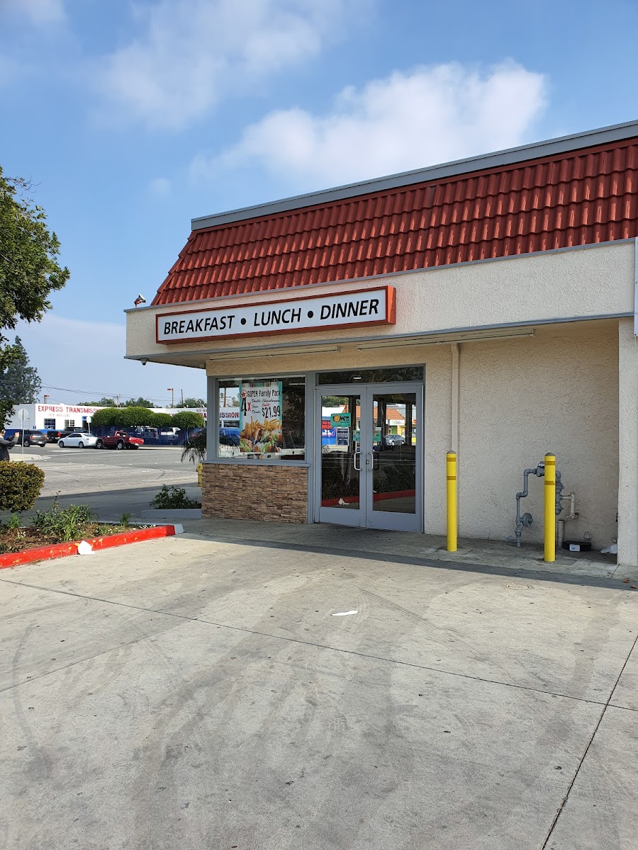 Tom's Famous Burgers 12 - Photo 3