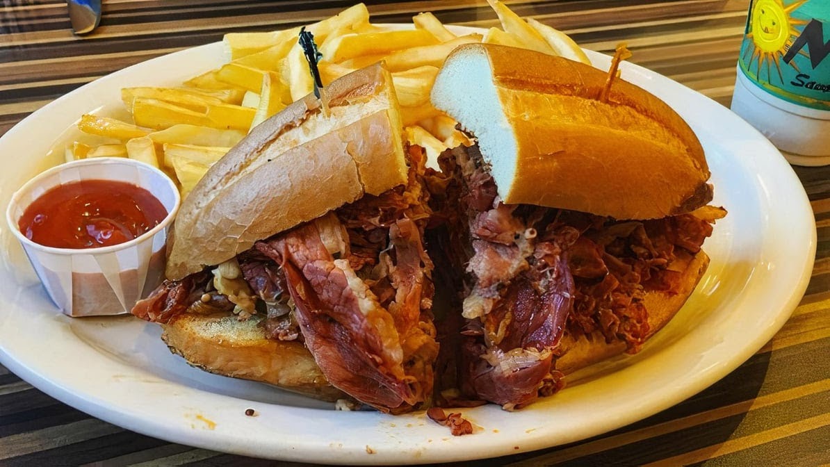 Tom's Famous Burgers 12 - Photo 5