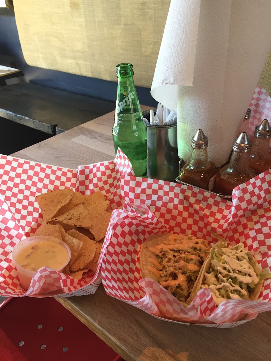Rusty Bull Taco Co. - Photo 4