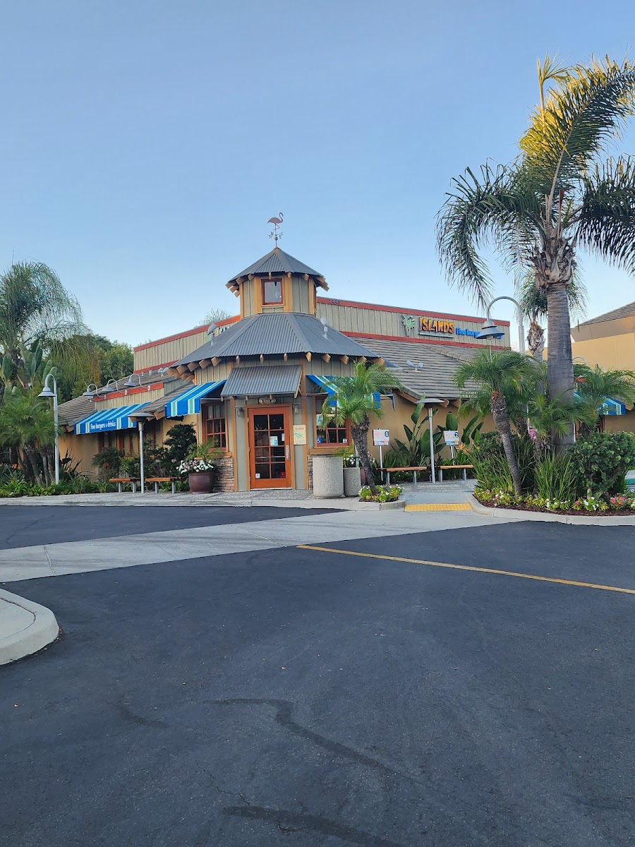 Islands Restaurant Mission Valley - Photo 1