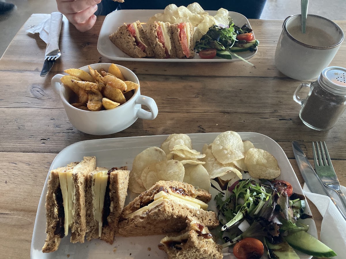 Nellie's Coffee Shop - Photo 6
