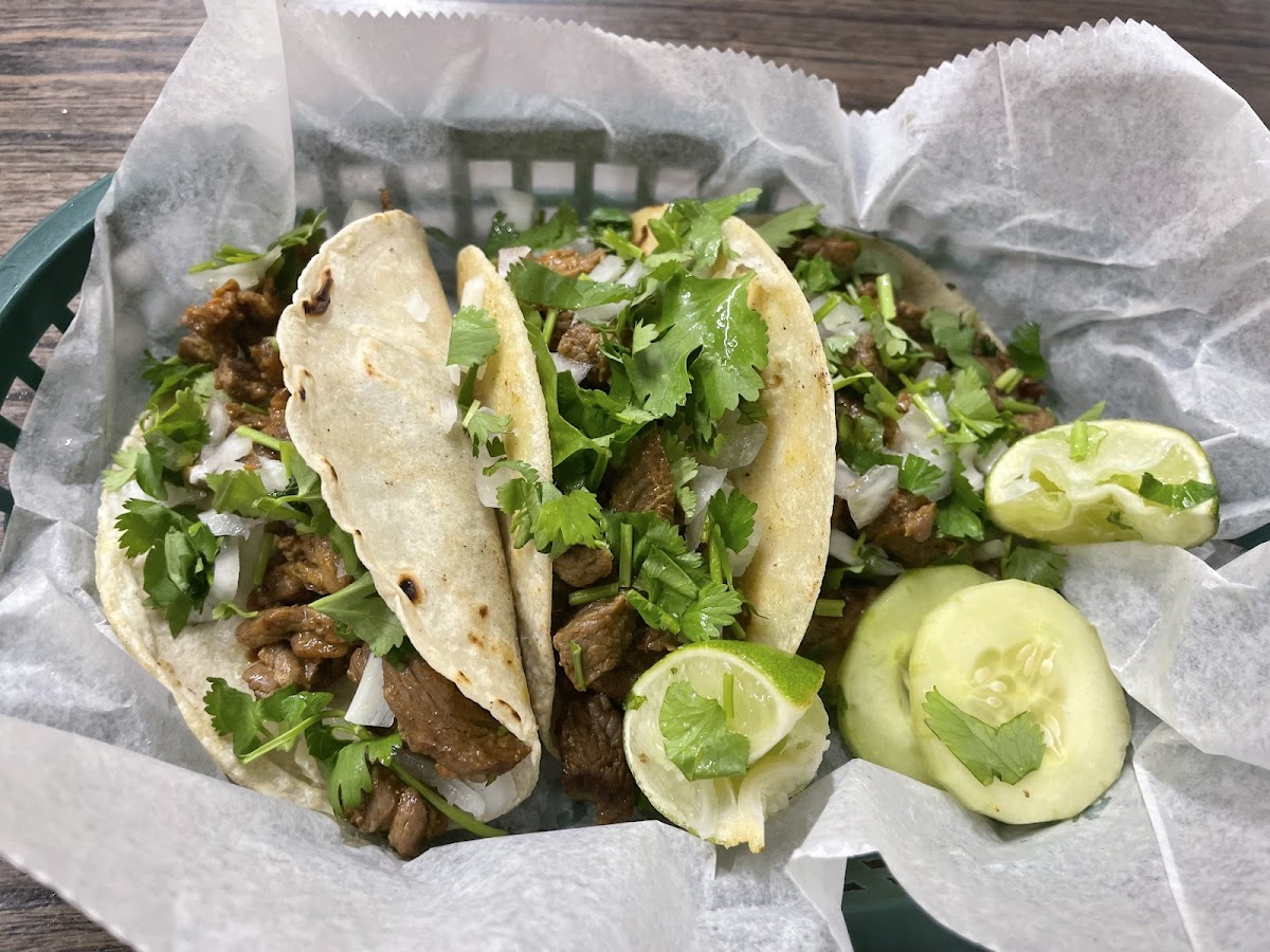 A Tacos Perrones Dona Mary - Photo 1
