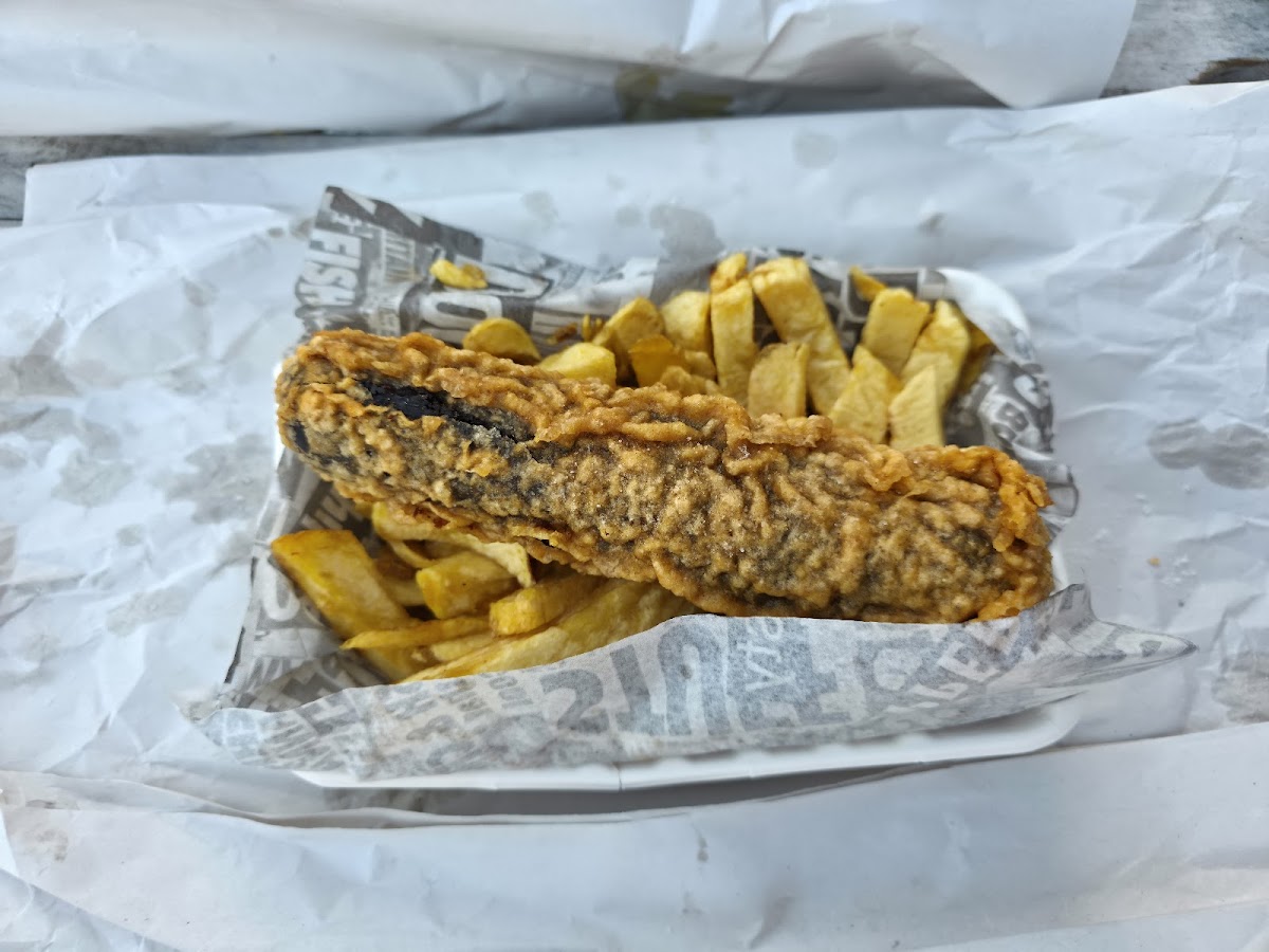 Fish & Chips - Photo 1