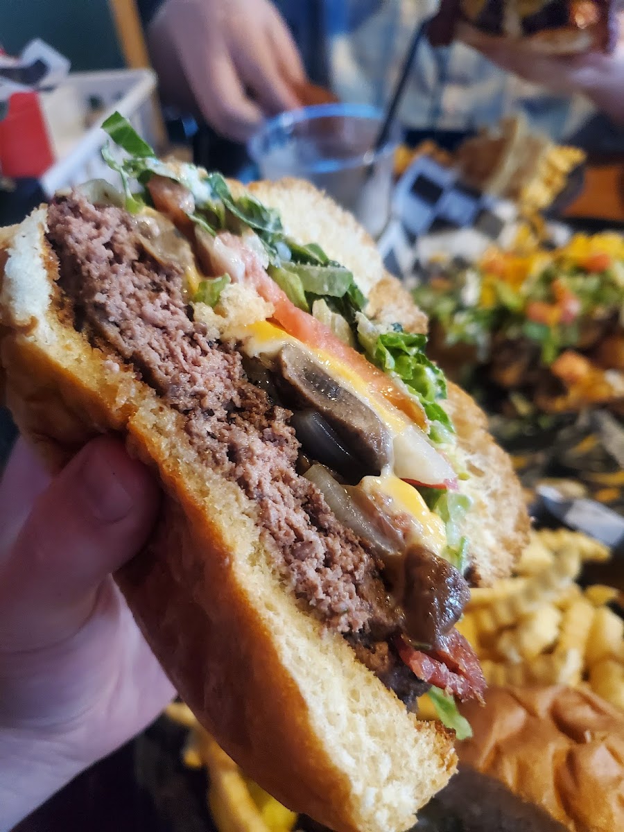 Hopper's Bar & Grill - Photo 3