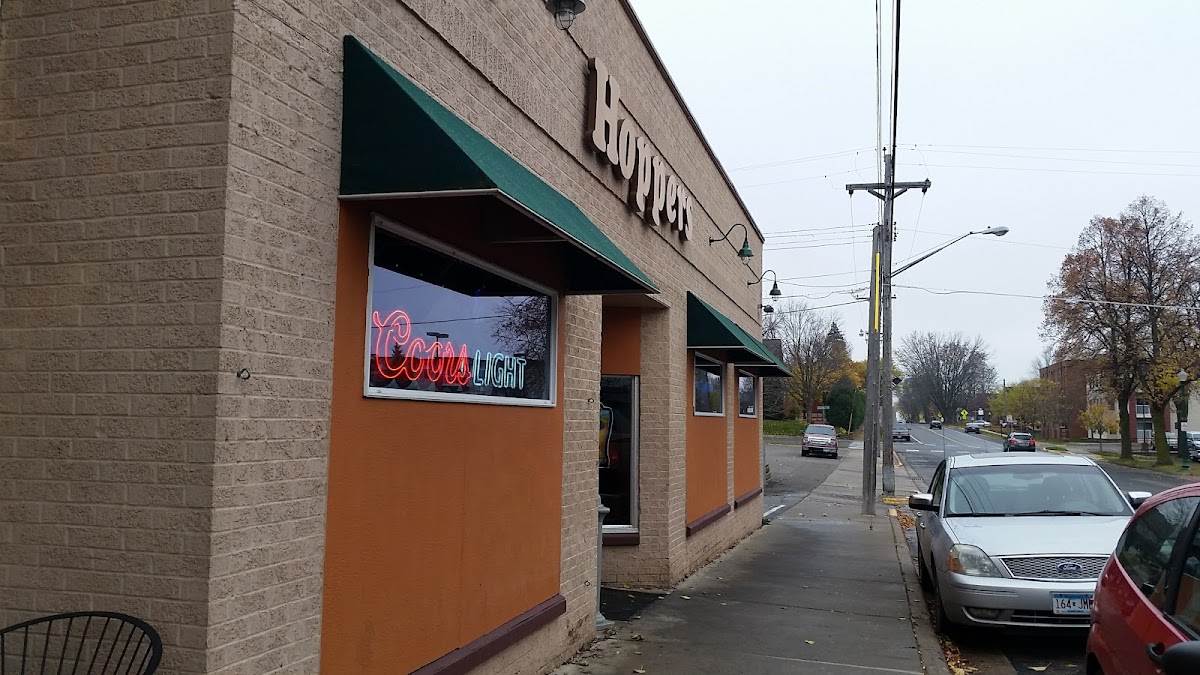 Hopper's Bar & Grill - Photo 7
