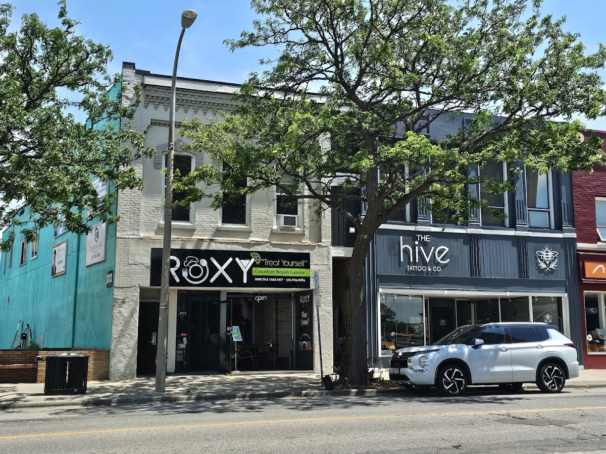 ROXY LOUNGE