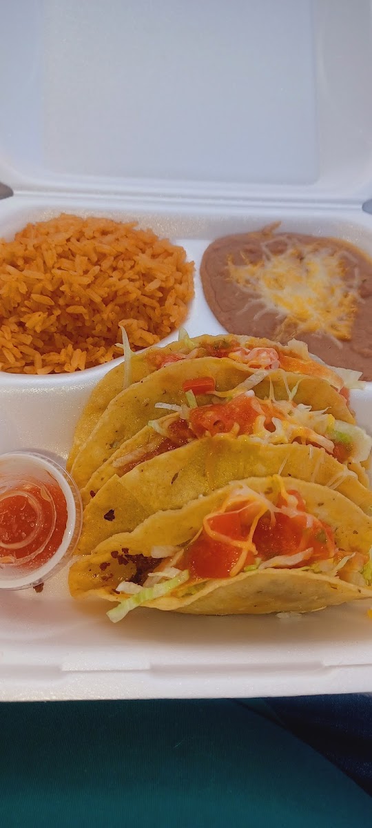 Daisy's Mexican Food - Photo 3
