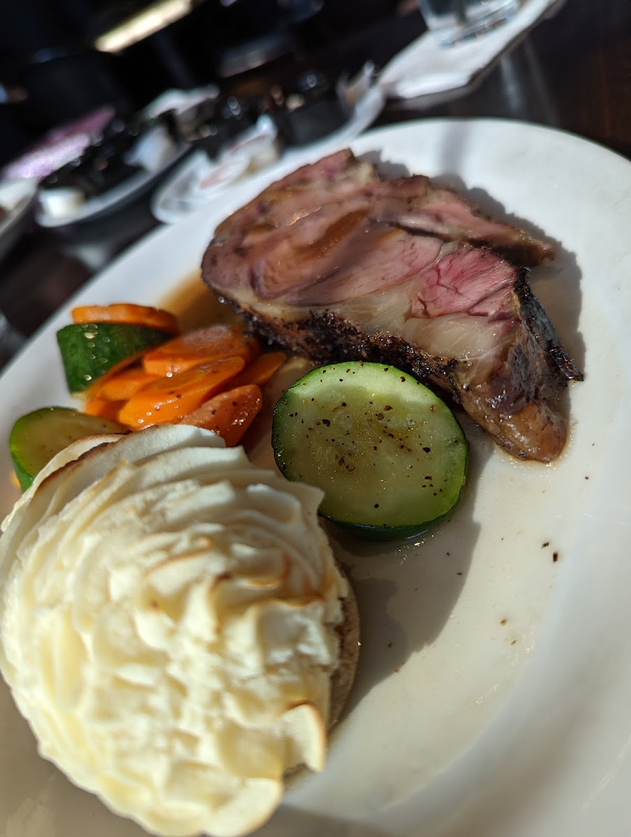 Leto's Steakhouse & Bar - Photo 3