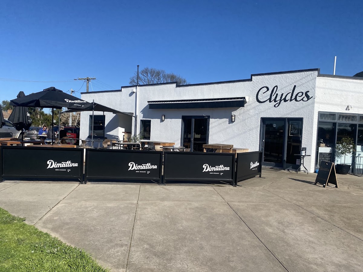 Clydes on Murdoch - Photo 3