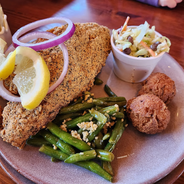 3 PC Catfish Dinner