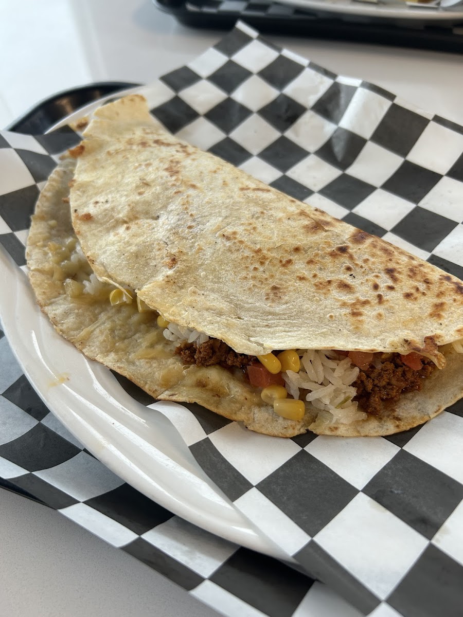 Federales Street Tacos - Photo 4