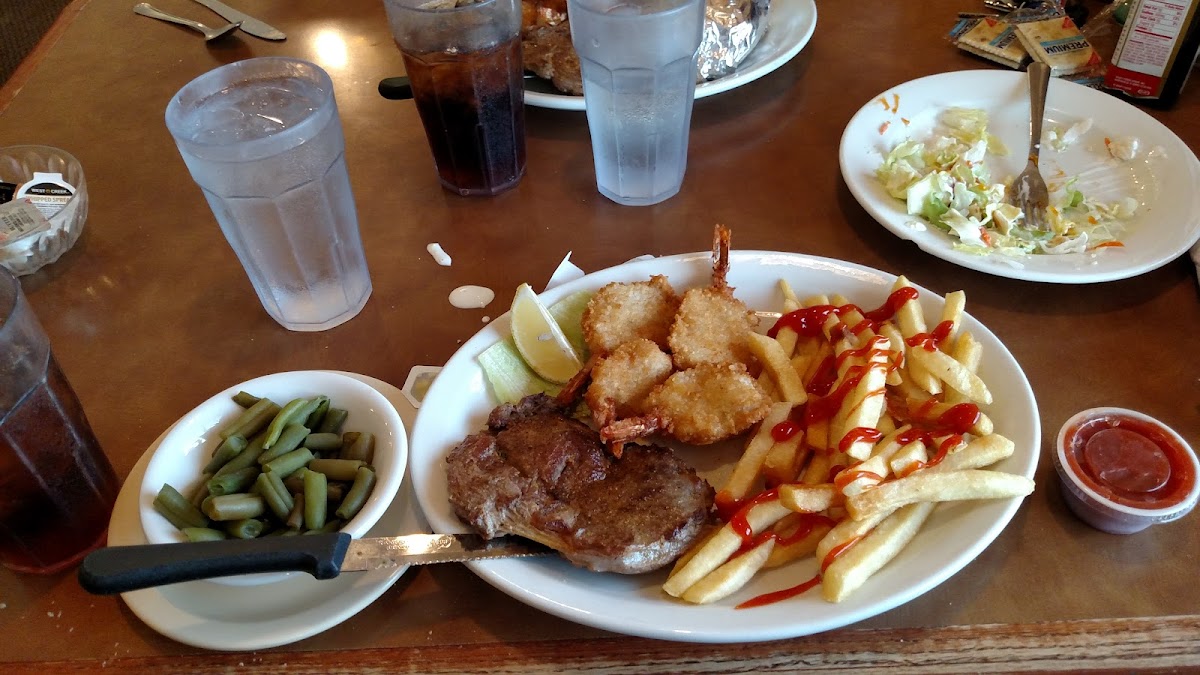 Sam's Family Restaurant - Photo 1