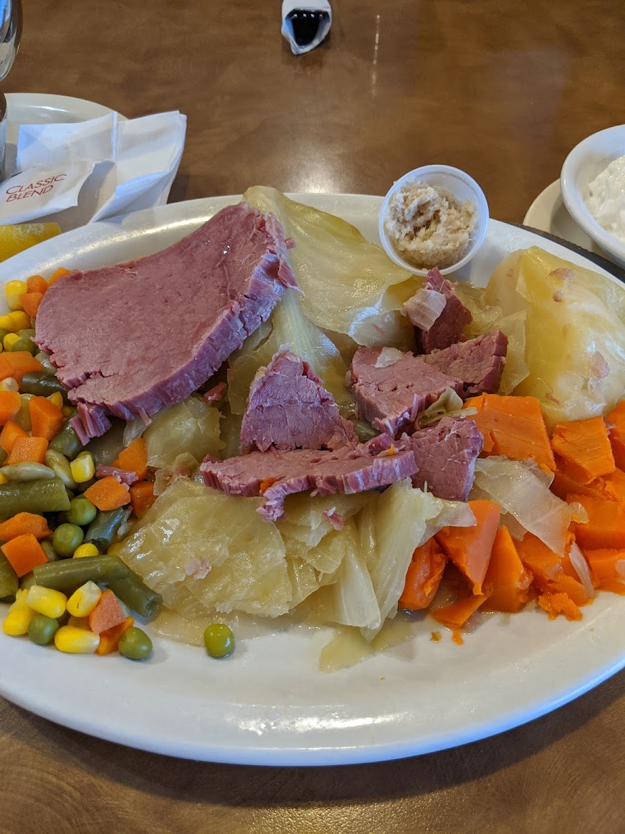 Sam's Family Restaurant - Photo 4