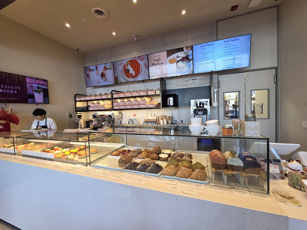 Evana Patisserie & Cafe - Photo 3
